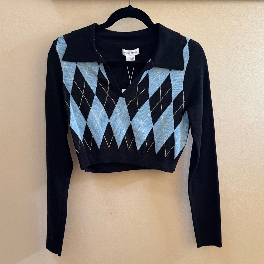 Urban Revivo Black and Blue Argyle Pattern V Neck Cropped Knitted Sweater